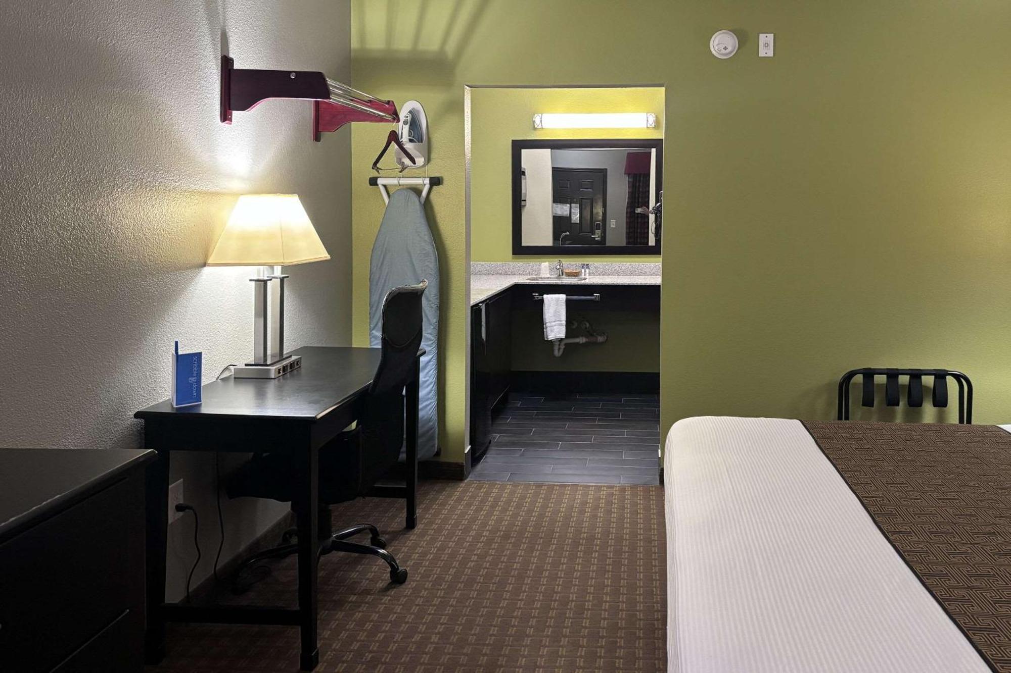 Rodeway Inn Dilley Εξωτερικό φωτογραφία